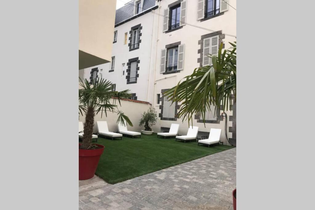 شقة Rare Petit Cocon F1 Calme Possibilite Jacuzzi Hammam En Sus شاماليور المظهر الخارجي الصورة